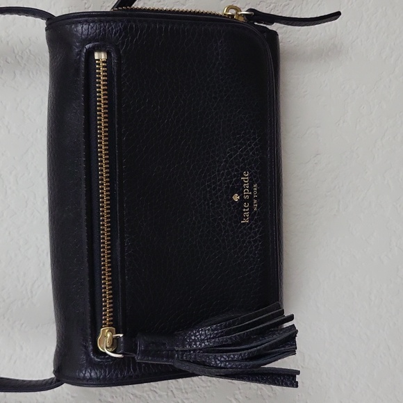 Kate Spade New York Chester Street Avie Black Leather Crossbody - Picture 2 of 16
